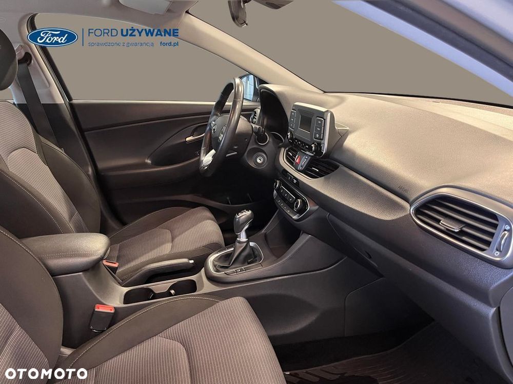 Hyundai i30 1.5 DPI Classic + - 12