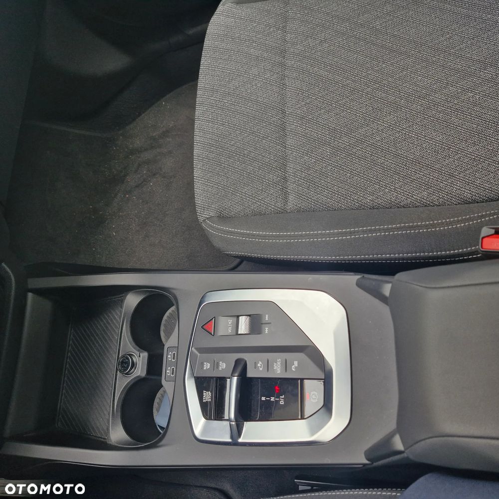 BMW Seria 1 120 mHEV - 6
