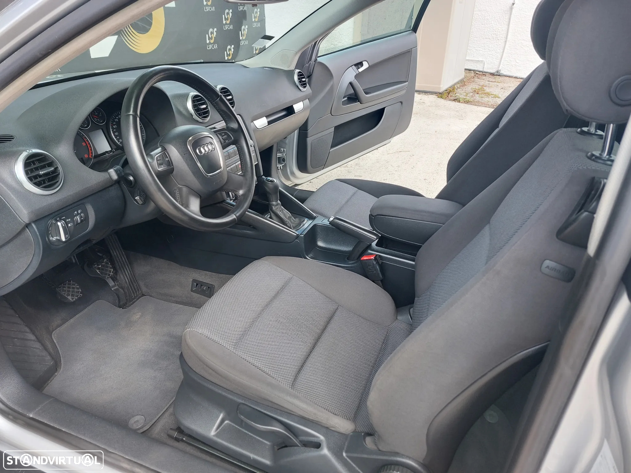 Audi A3 1.6 TDI Attraction - 9