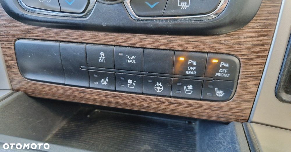 Dodge RAM - 24