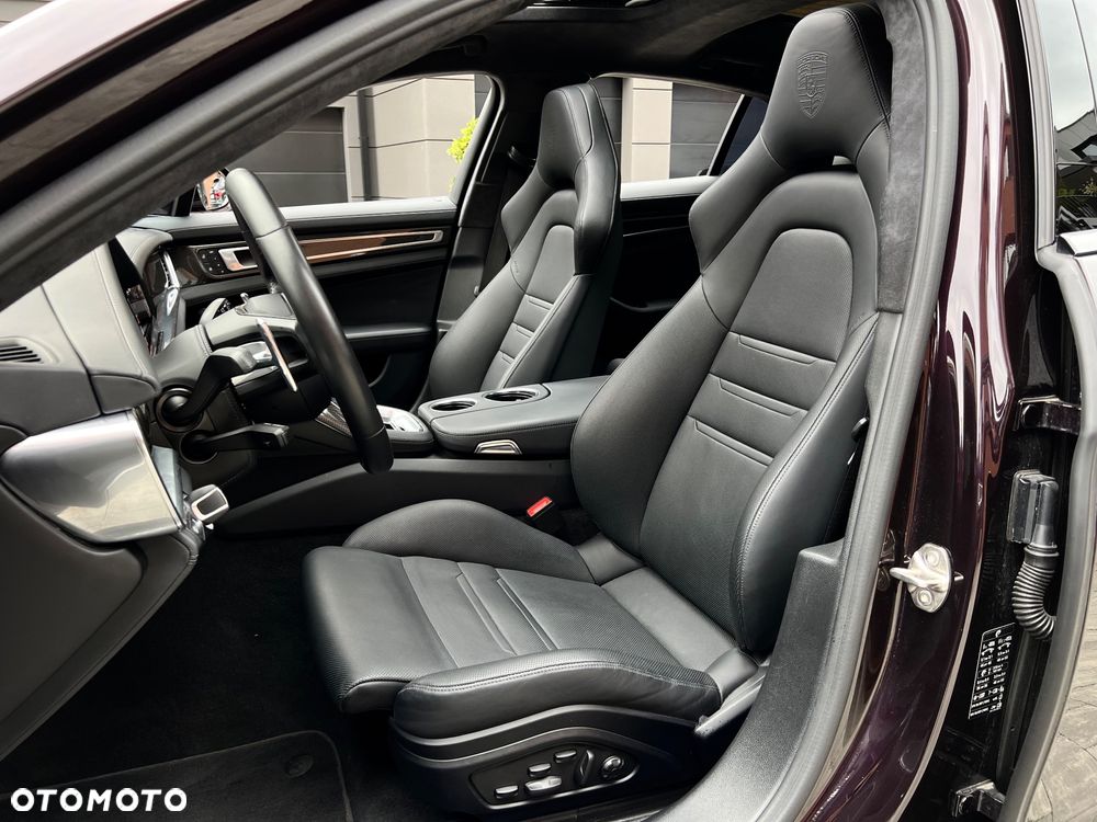 Porsche Panamera Turbo S - 24