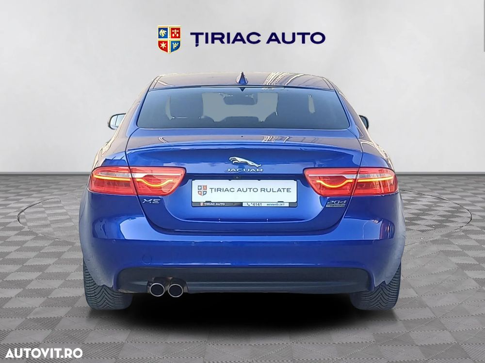 Jaguar XE 2.0 AWD R-Sport - 4
