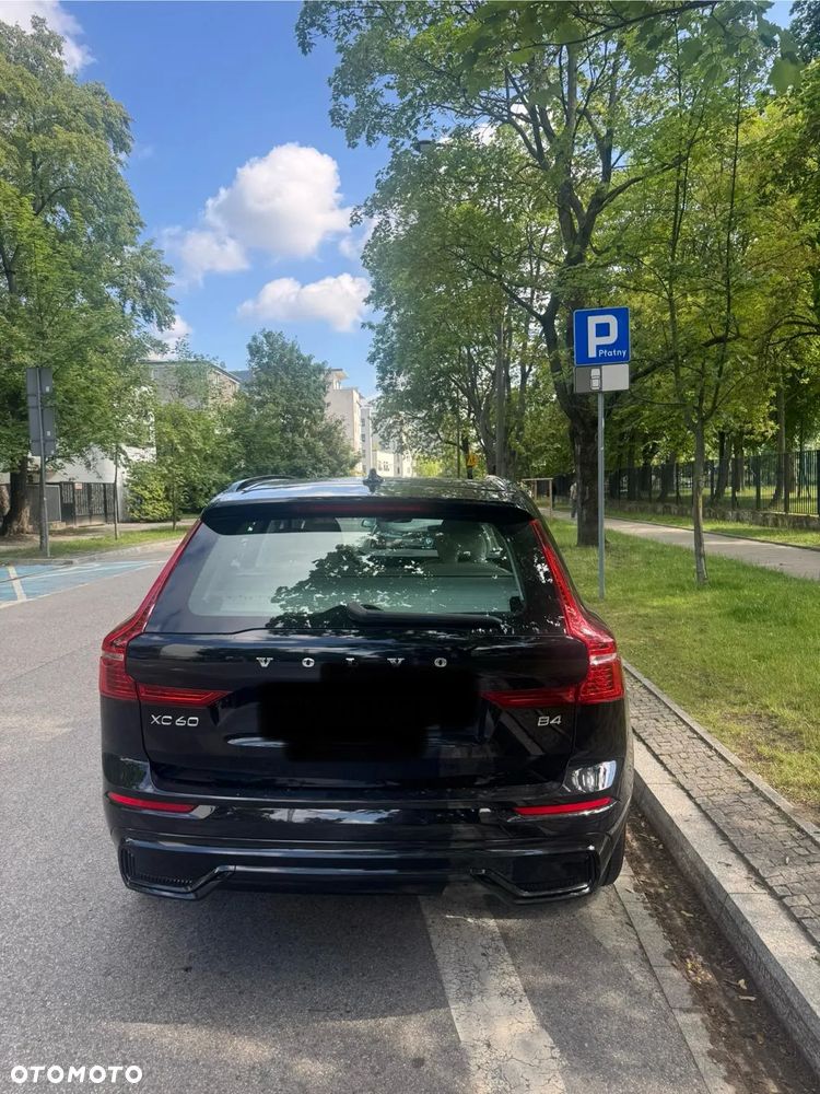 Volvo XC 60 B4 B Plus Dark - 17