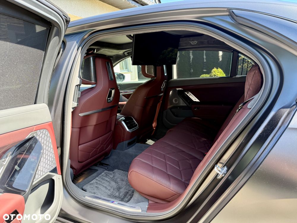 BMW Seria 7 740d xDrive mHEV sport - 24
