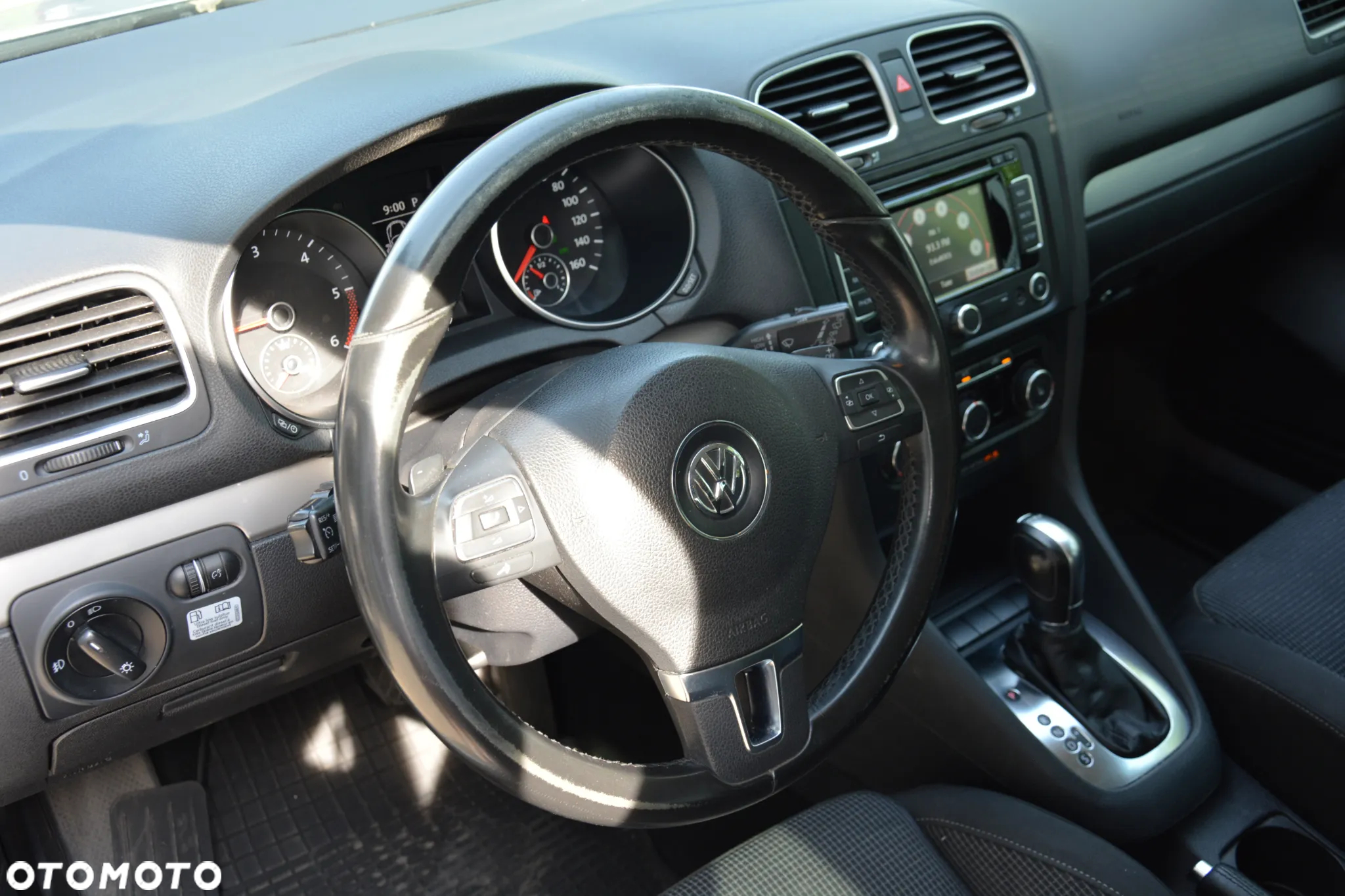 Volkswagen Golf - 11