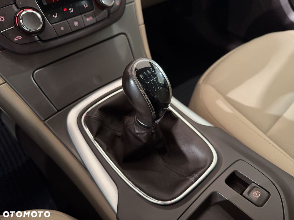 Opel Insignia - 21