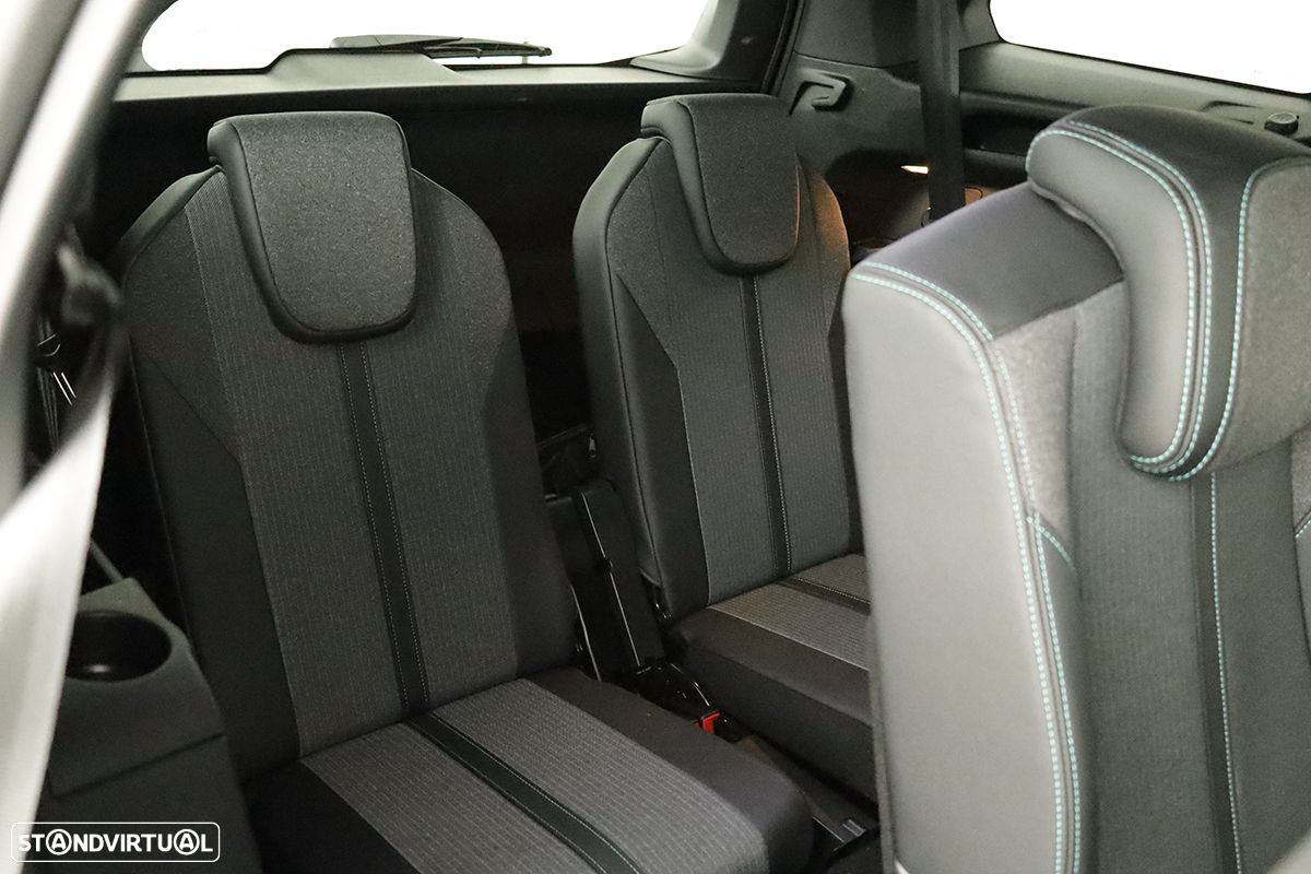 Peugeot 5008 1.2 PureTech Allure Pack EAT8 - 25