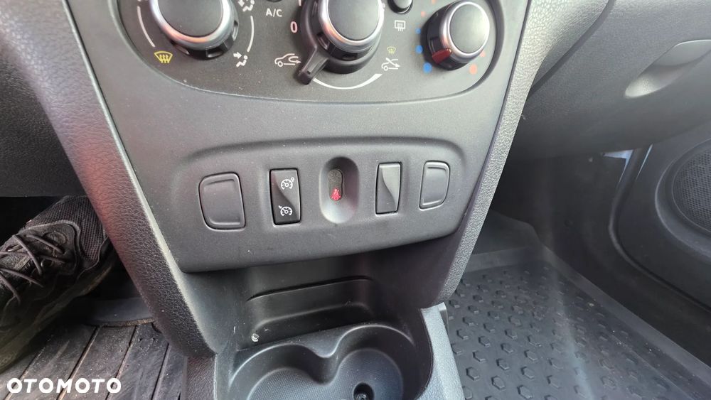 Dacia Logan TCe 90 S&S Easy-R Stepway Celebration - 29