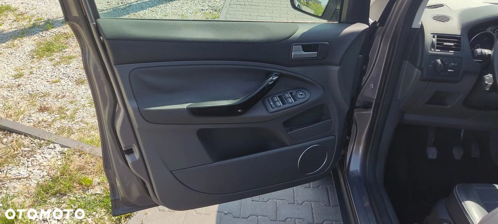 Ford Kuga 2.0 TDCi 4x4 Individual - 28