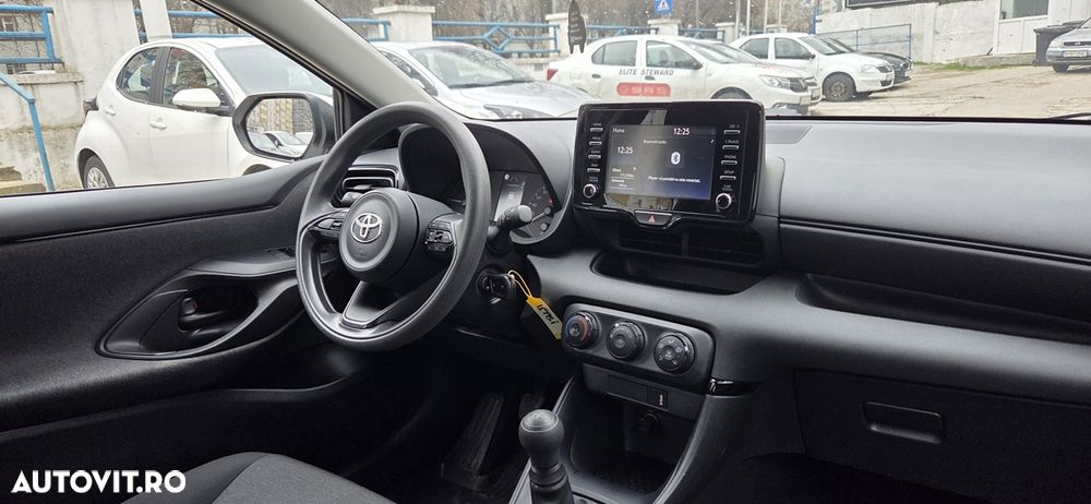 Toyota Yaris 1.0 L Eco - 22