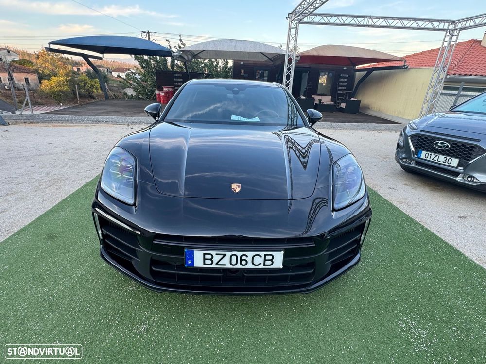 Porsche Panamera 4 E-Hybrid - 4
