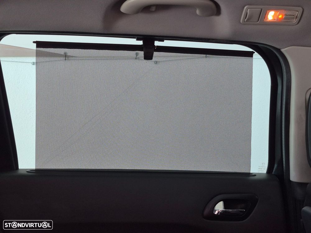 Peugeot 5008 1.6 HDi Executive JLL17 - 27