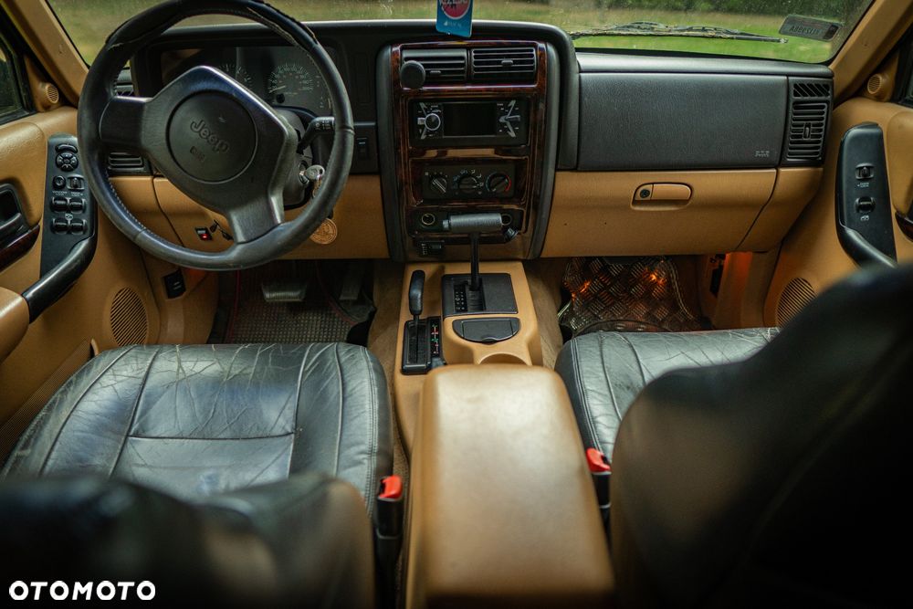 Jeep Cherokee 4.0 Limited - 15