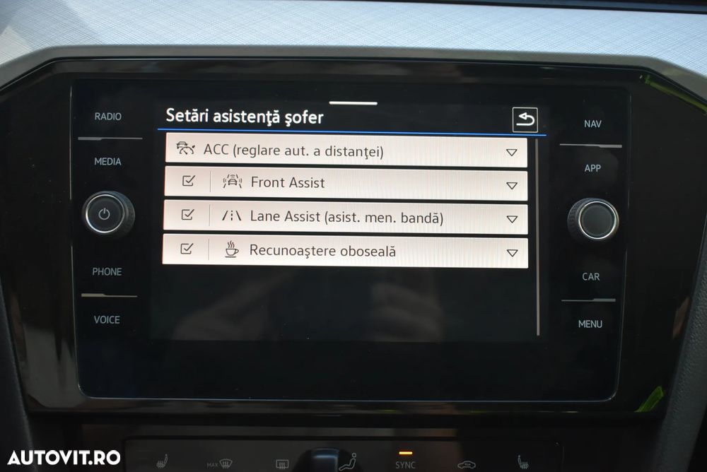 Volkswagen Passat 2.0 TDI DSG Comfortline - 20