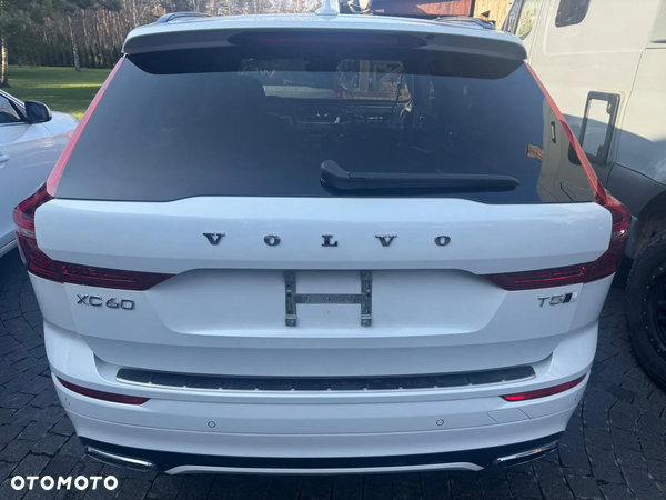 Klapa Pokrywa Bagażnika VOLVO XC60 II R design 2021r w kolor 707 do założenia stan BDB