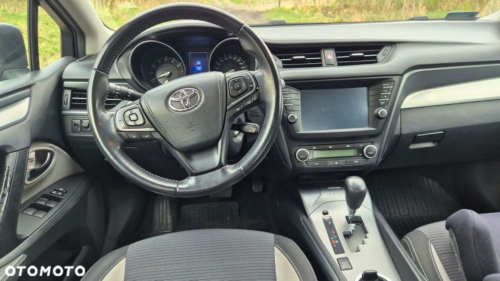 Toyota Avensis 2.0 Premium MS - 5