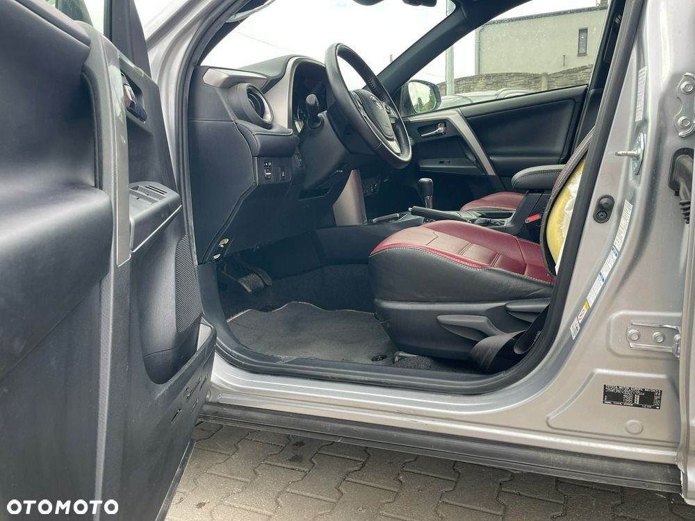 Toyota RAV4 Hybrid Style 4x4 - 5