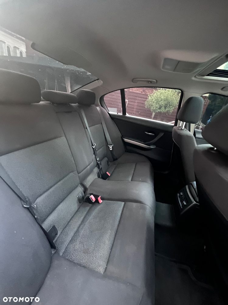 BMW Seria 3 318d - 16