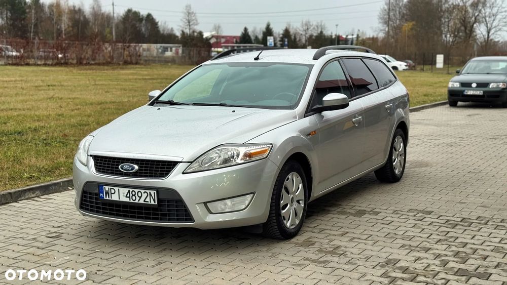 Ford Mondeo 2.0 Ambiente - 2