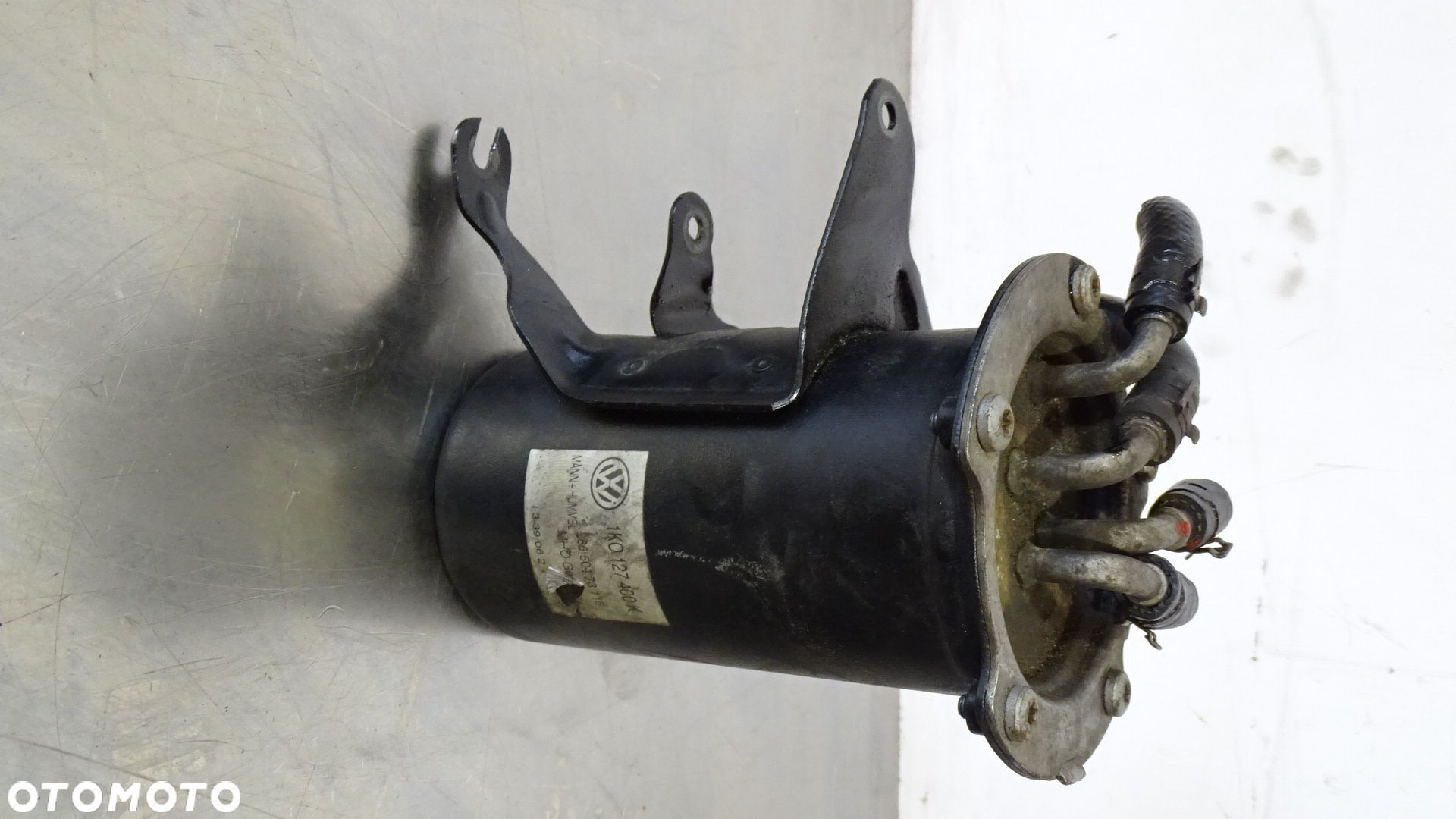 OBUDOWA FILTRA PALIWA VOLKSWAGEN JETTA V 1.9TDI 1K0127400K - 1