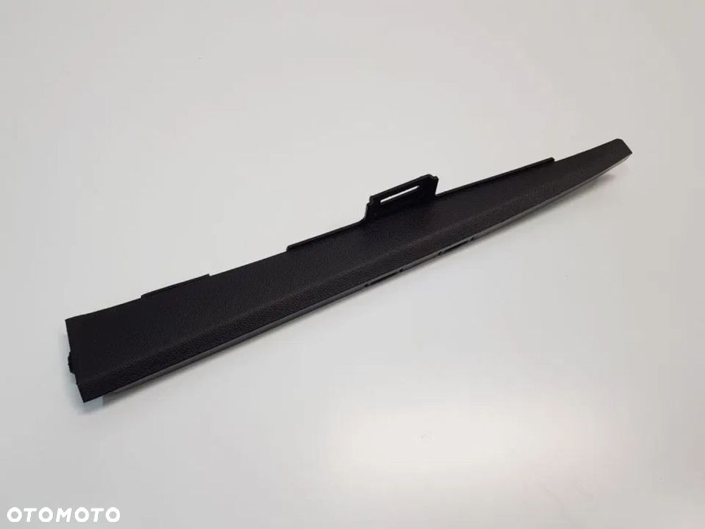 OSŁONA PLASTIK PRAWY RENAULT CAPTUR II 689208858R