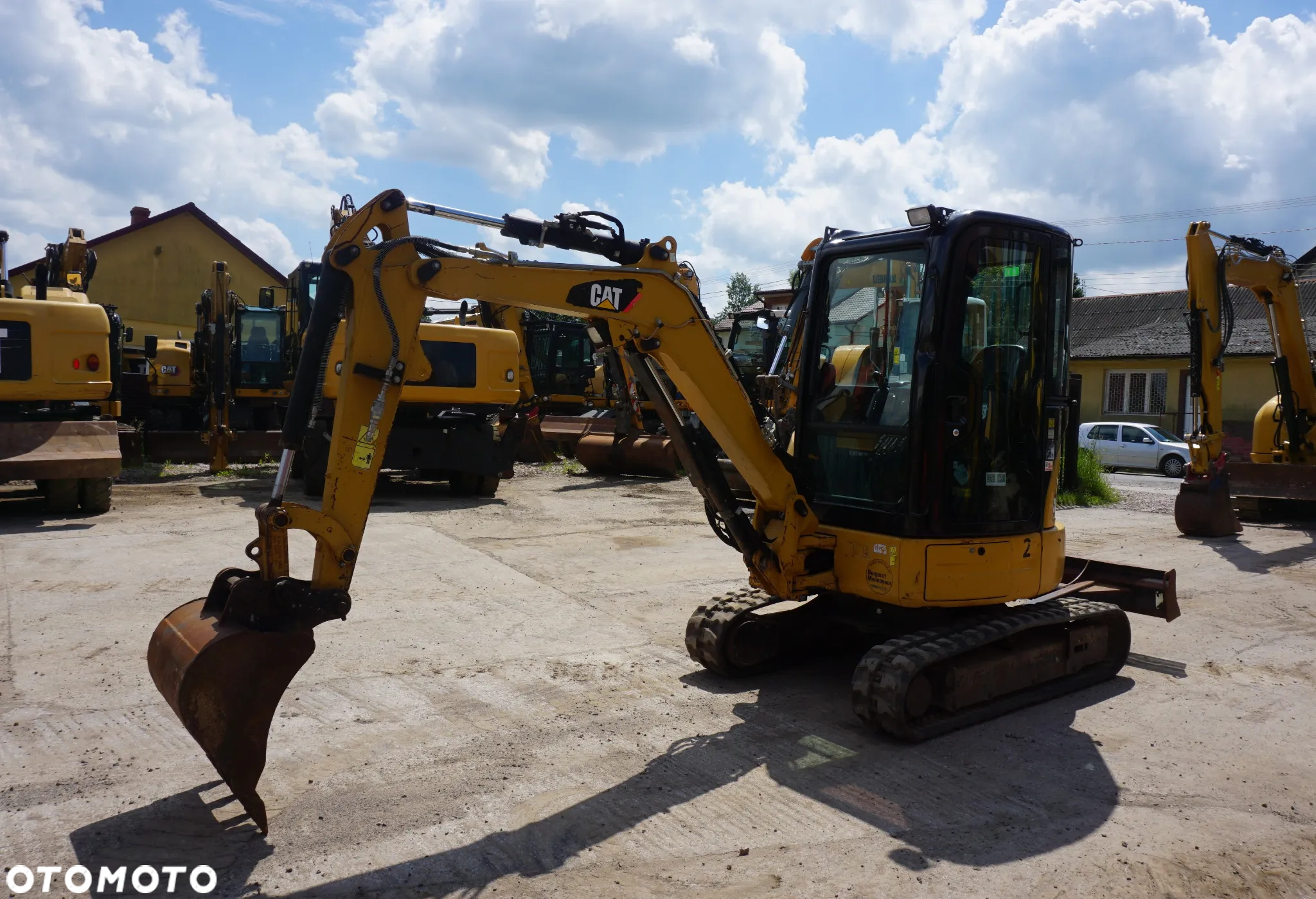 Caterpillar CAT 303 E - 6