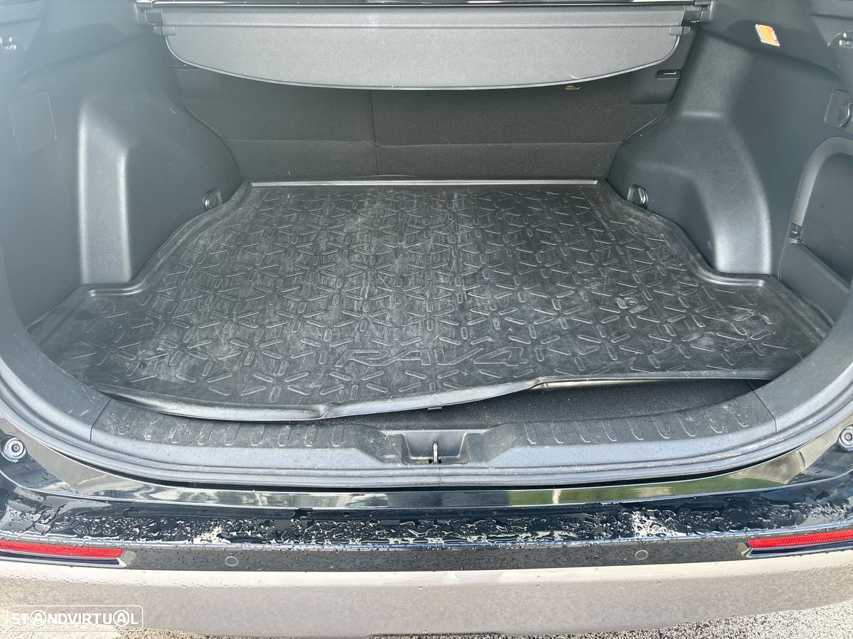 Toyota RAV4 - 10