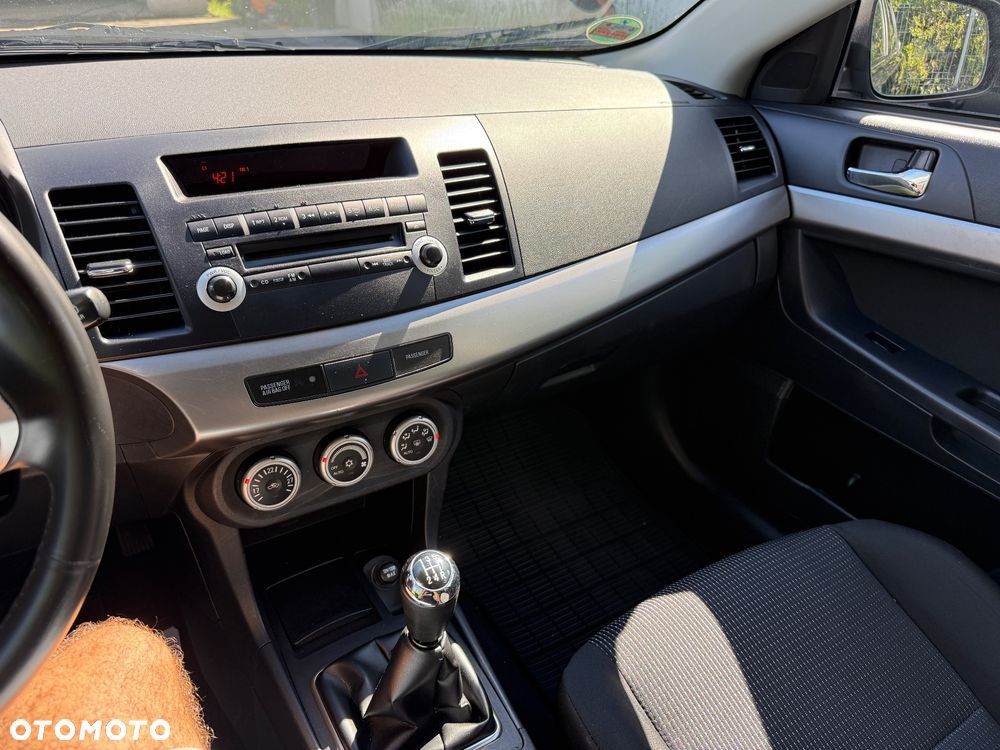 Mitsubishi Lancer 1.8 Intense - 28