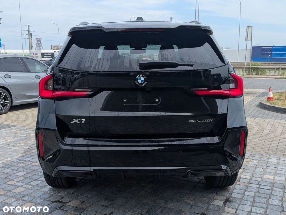 BMW X1 sDrive20i mHEV - 6