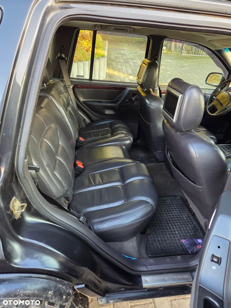 Jeep Grand Cherokee - 8