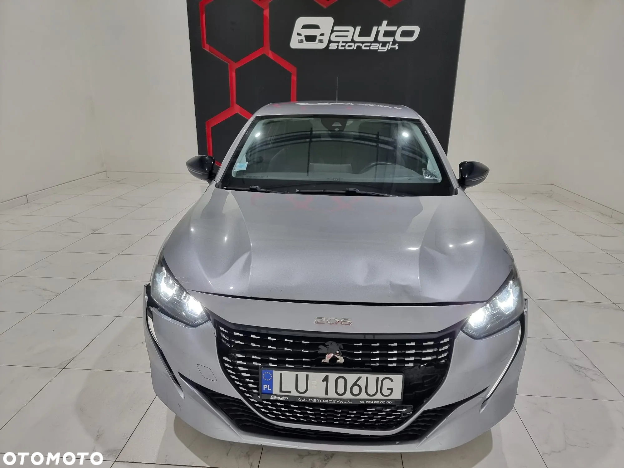 Peugeot 208 - 13
