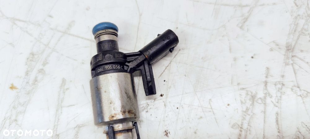 WTRYSK WTRYSKIWACZ AUDI VW 1.8 TFSI 06L906036C - 2