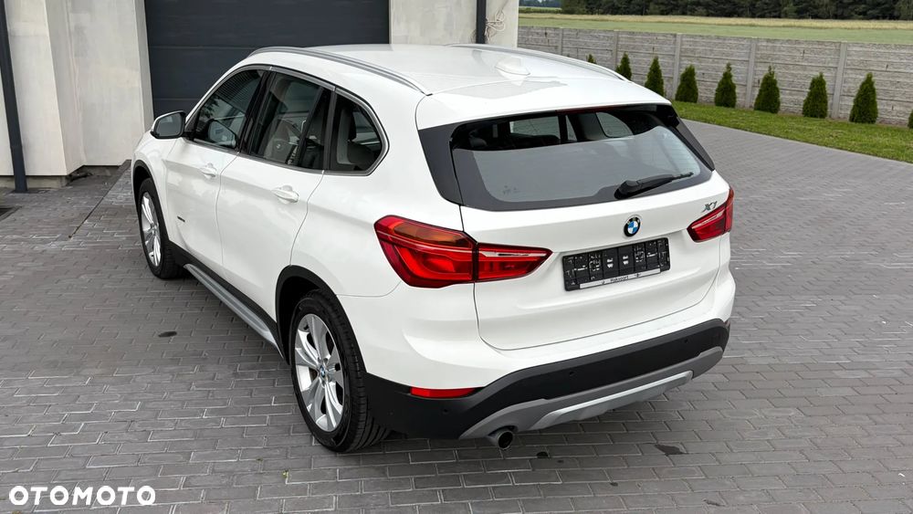 BMW X1 sDrive18i - 34