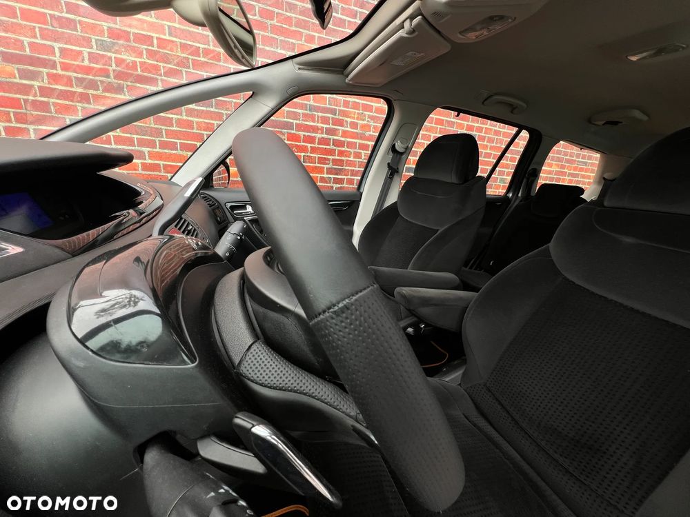 Citroën C4 Grand Picasso - 13