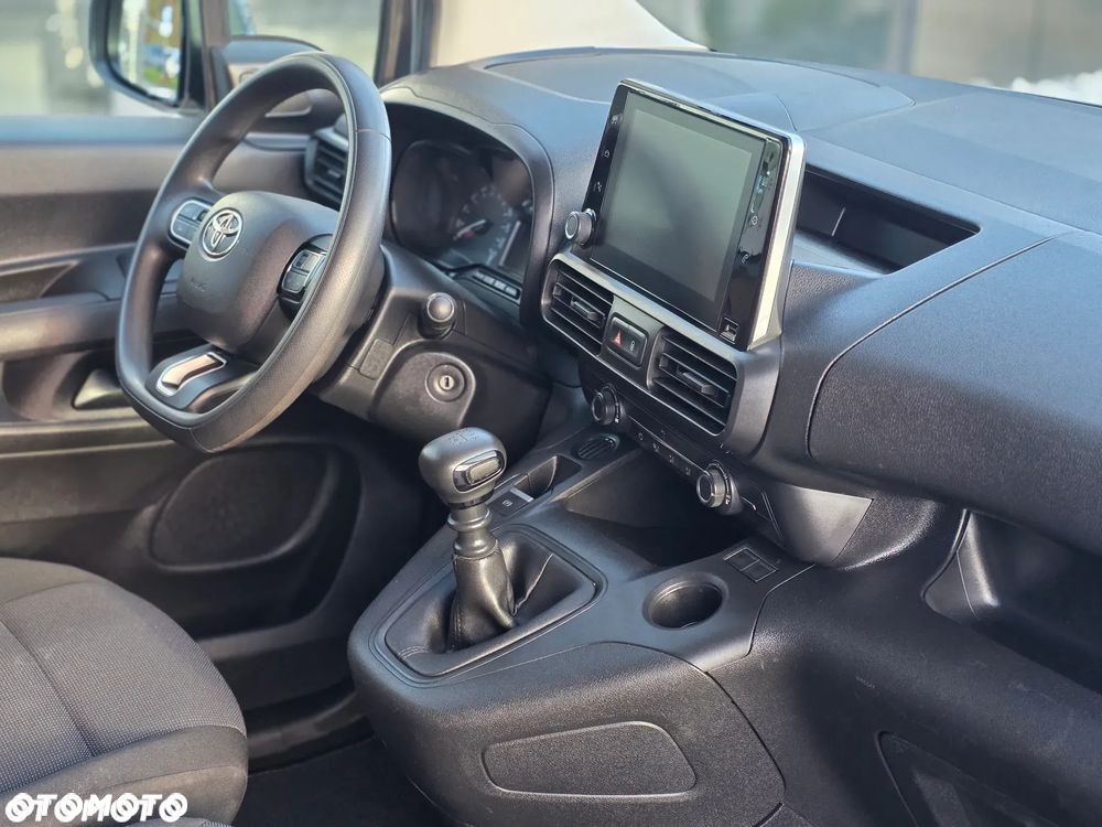 Toyota Proace City 2.0t 1.5 D-4d 100KM  3 OSOBOWA Furgon Blaszak BEZWYPADKOWA z Polskiego Salonu I Pierwszy i Jedyny Właściciel I Pełna Faktura Vat 23% - 21