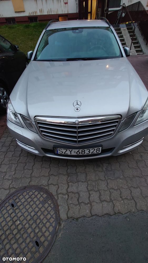 Mercedes-Benz Klasa E 220 CDI DPF BlueEFFICIENCY Automatik Avantgarde - 2