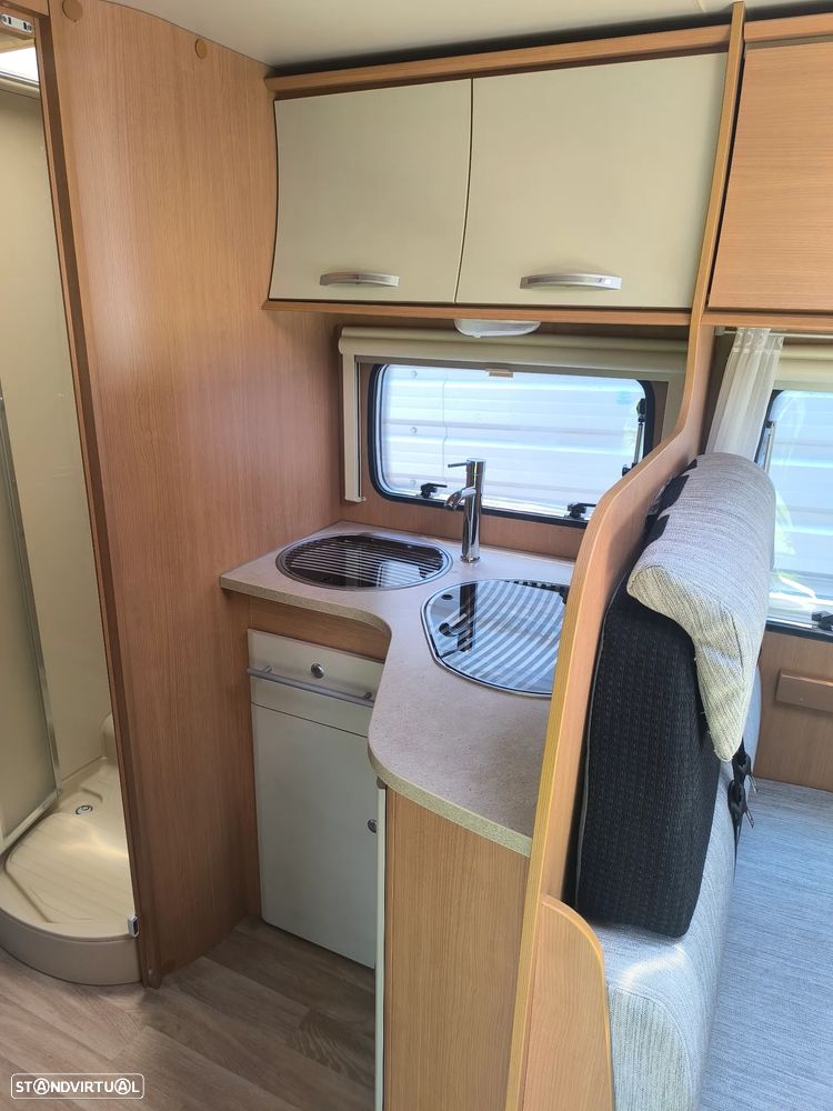 Challenger Genesis Cama central - 7