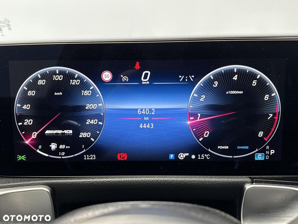 Mercedes-Benz GLB - 15
