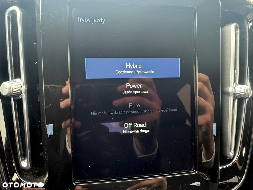 Volvo XC 40 T5 Plug-In Hybrid Plus Dark - 19