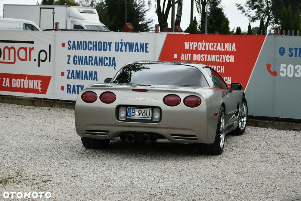 Chevrolet Corvette - 20