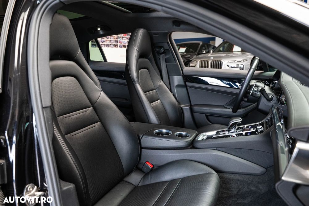 Porsche Panamera 4 E-Hybrid - 31