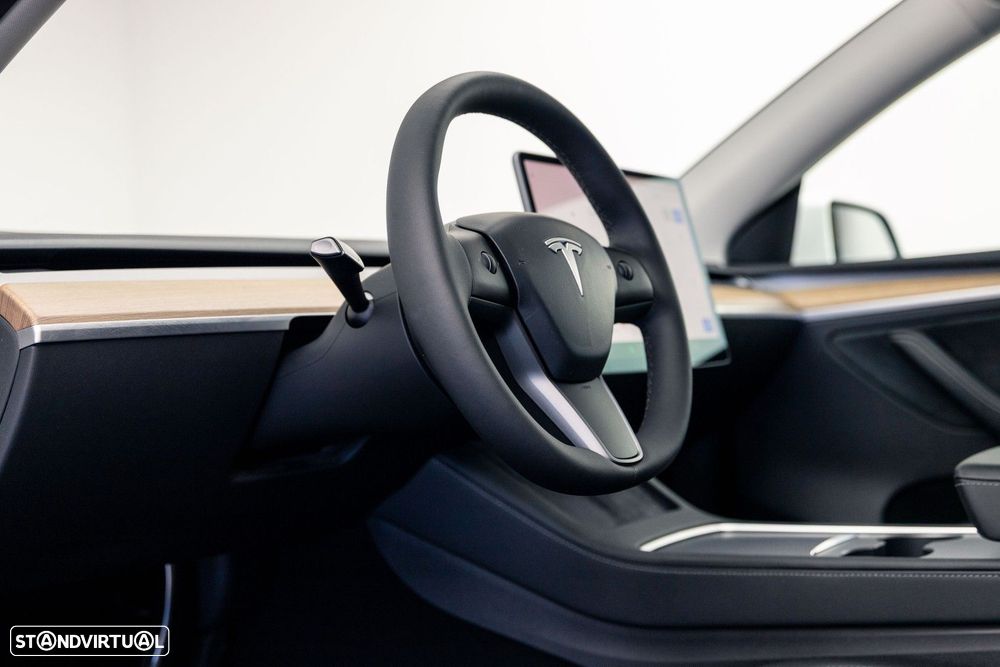 Tesla Model Y Performance Dual Motor AWD - 23