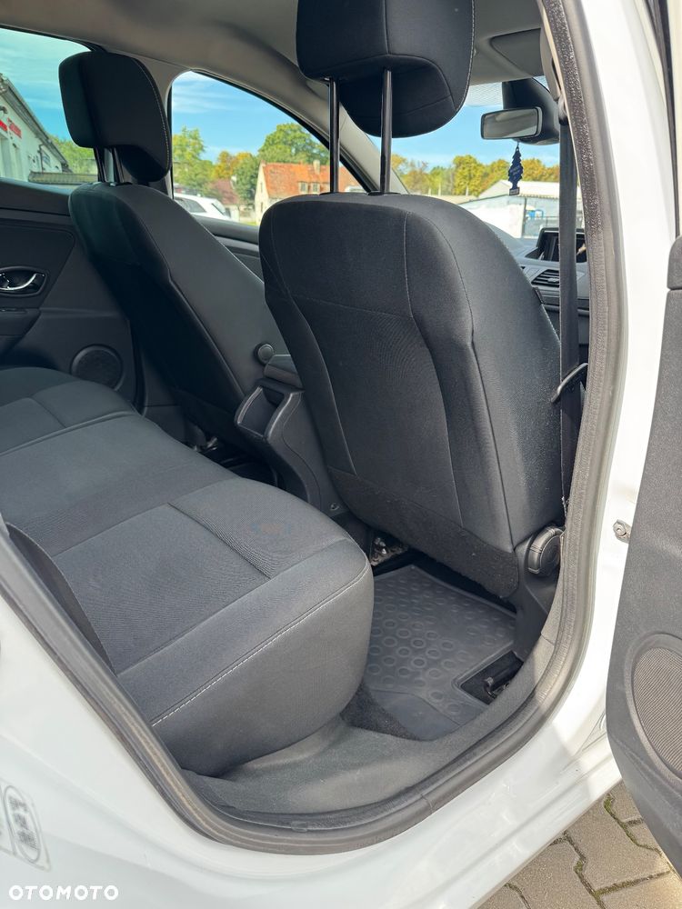 Renault Megane 1.5 dCi Bose - 8