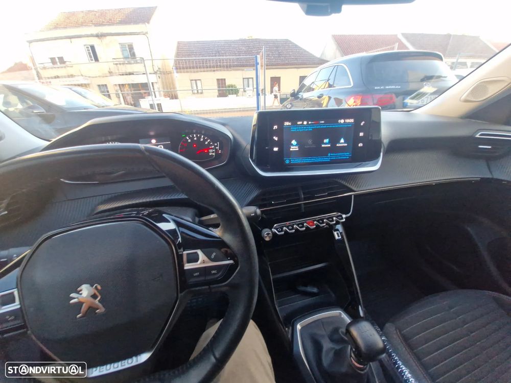 Peugeot 2008 1.2 PureTech Allure - 9