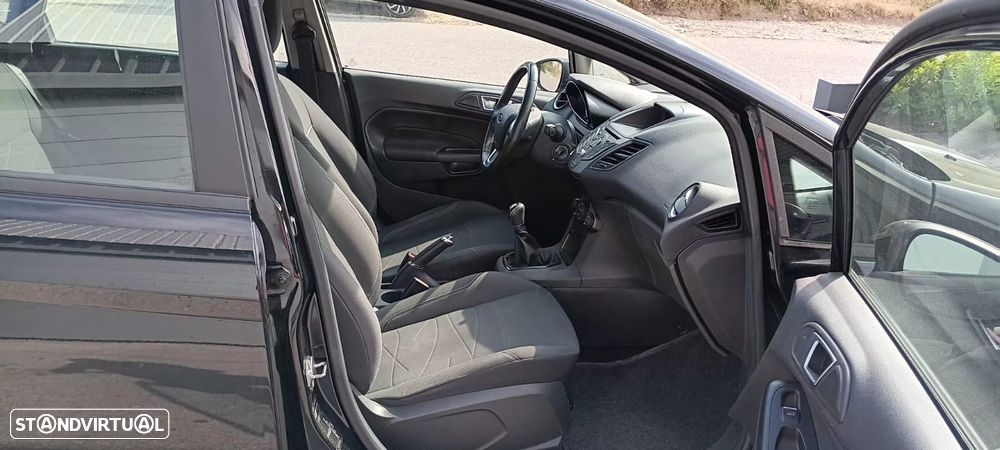 Ford Fiesta 1.25 Ghia - 11