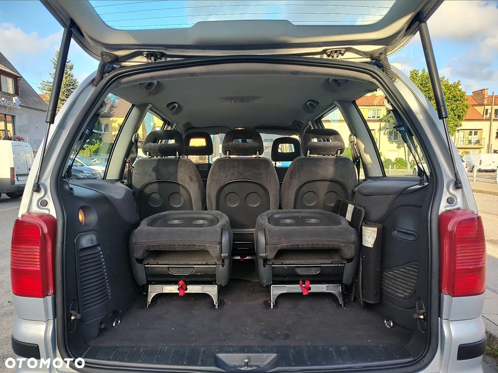 Volkswagen Sharan 1.9 TDI Comfortline - 5