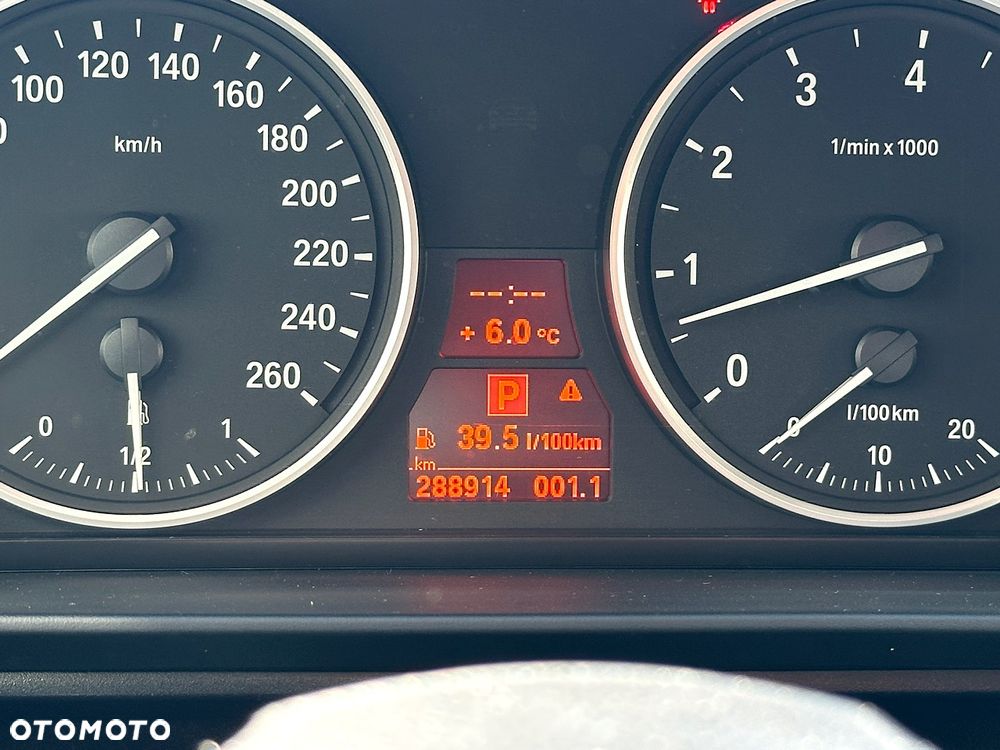 BMW Seria 5 530i xDrive - 24