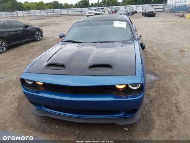 Dodge Challenger - 7