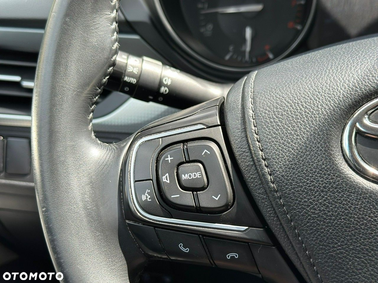 Toyota Avensis Touring Sports 1.8 Edition S+ - 25