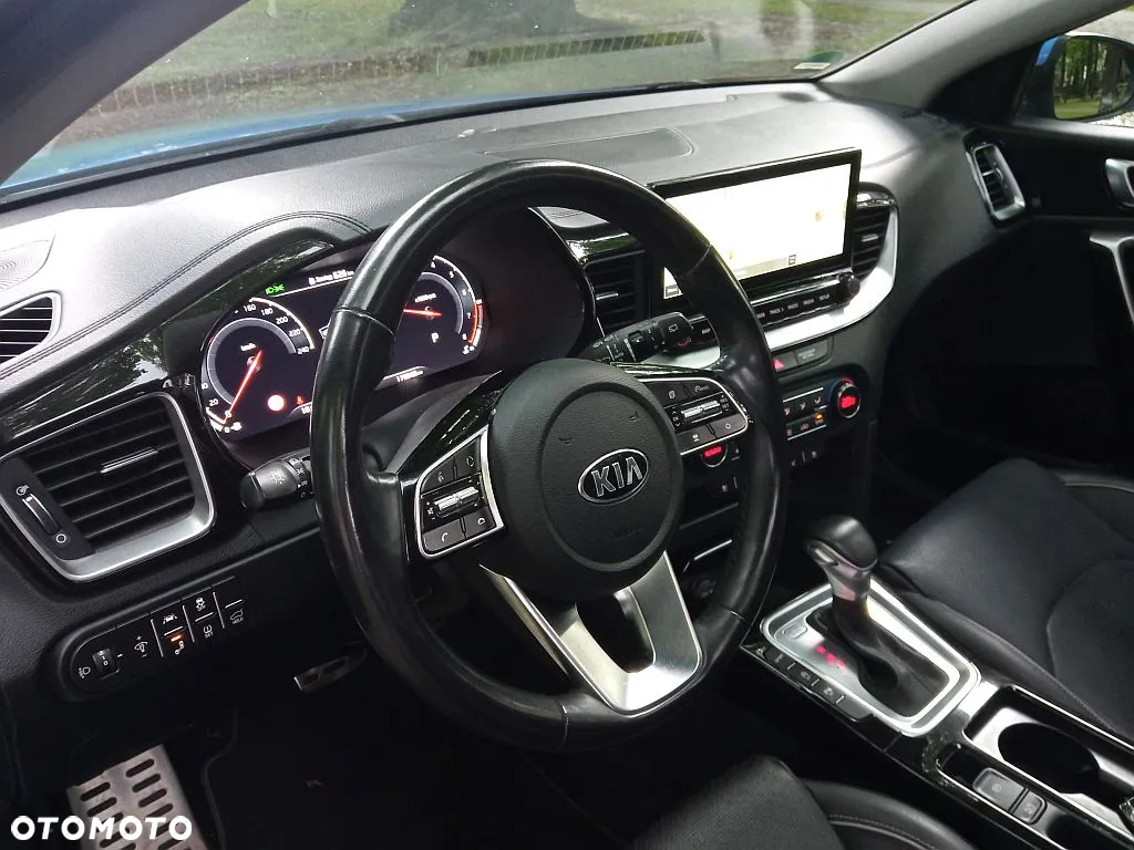 Kia Ceed SW 1.4 T-GDI DCT OPF Platinum Edition - 17